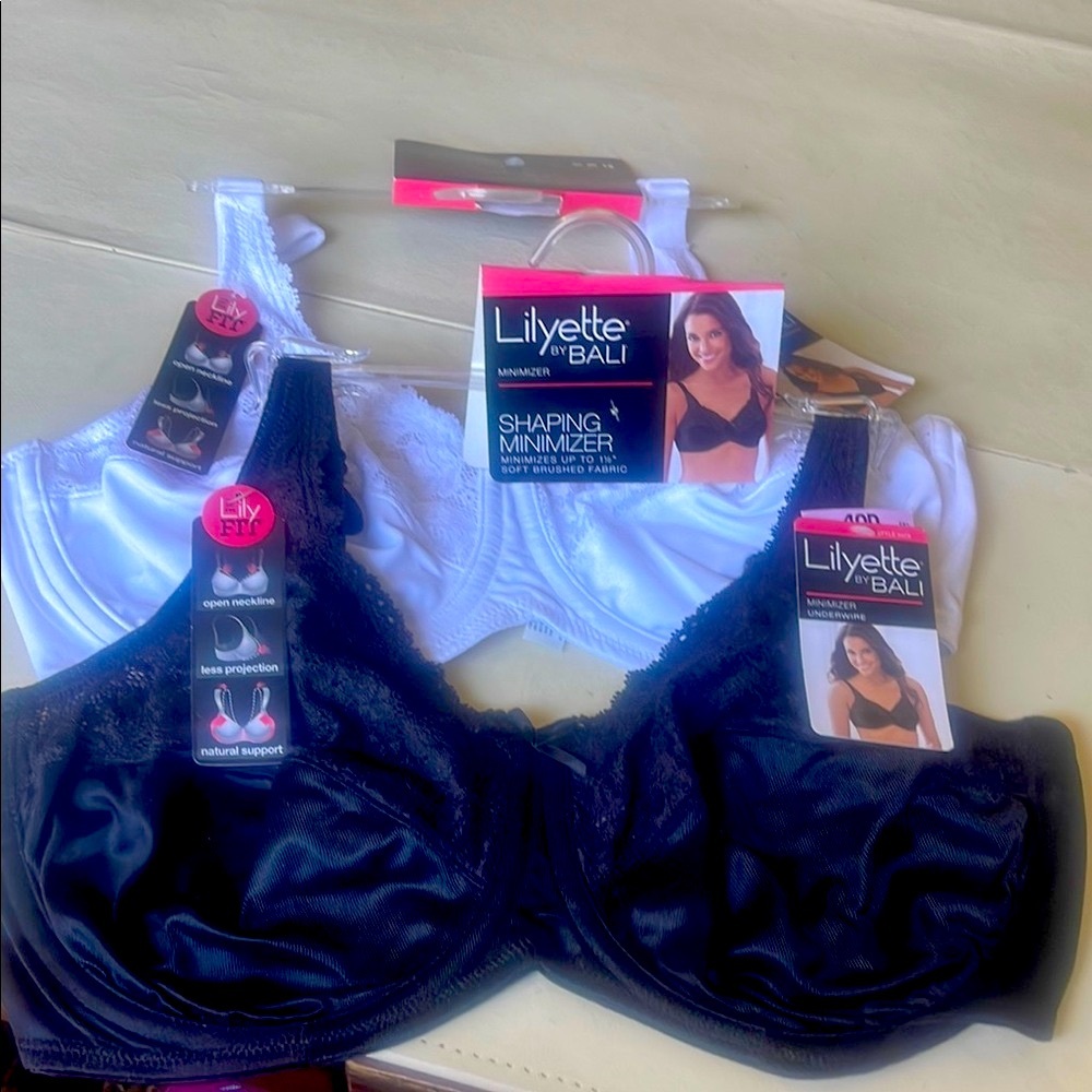 Lilyette Women's White and Black Shaping Minimizer Bras 2 - Picture 2 of 5